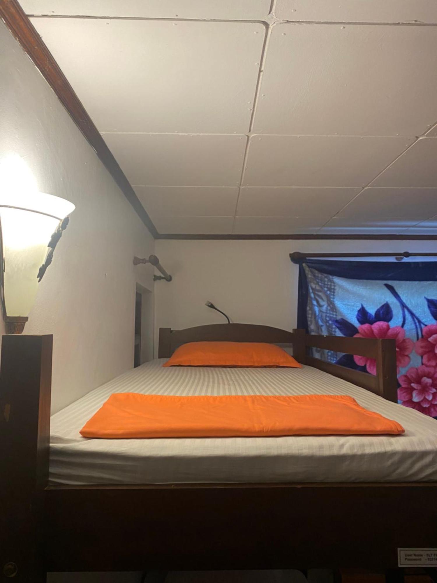 Sky Hostel Негомбо Екстер'єр фото