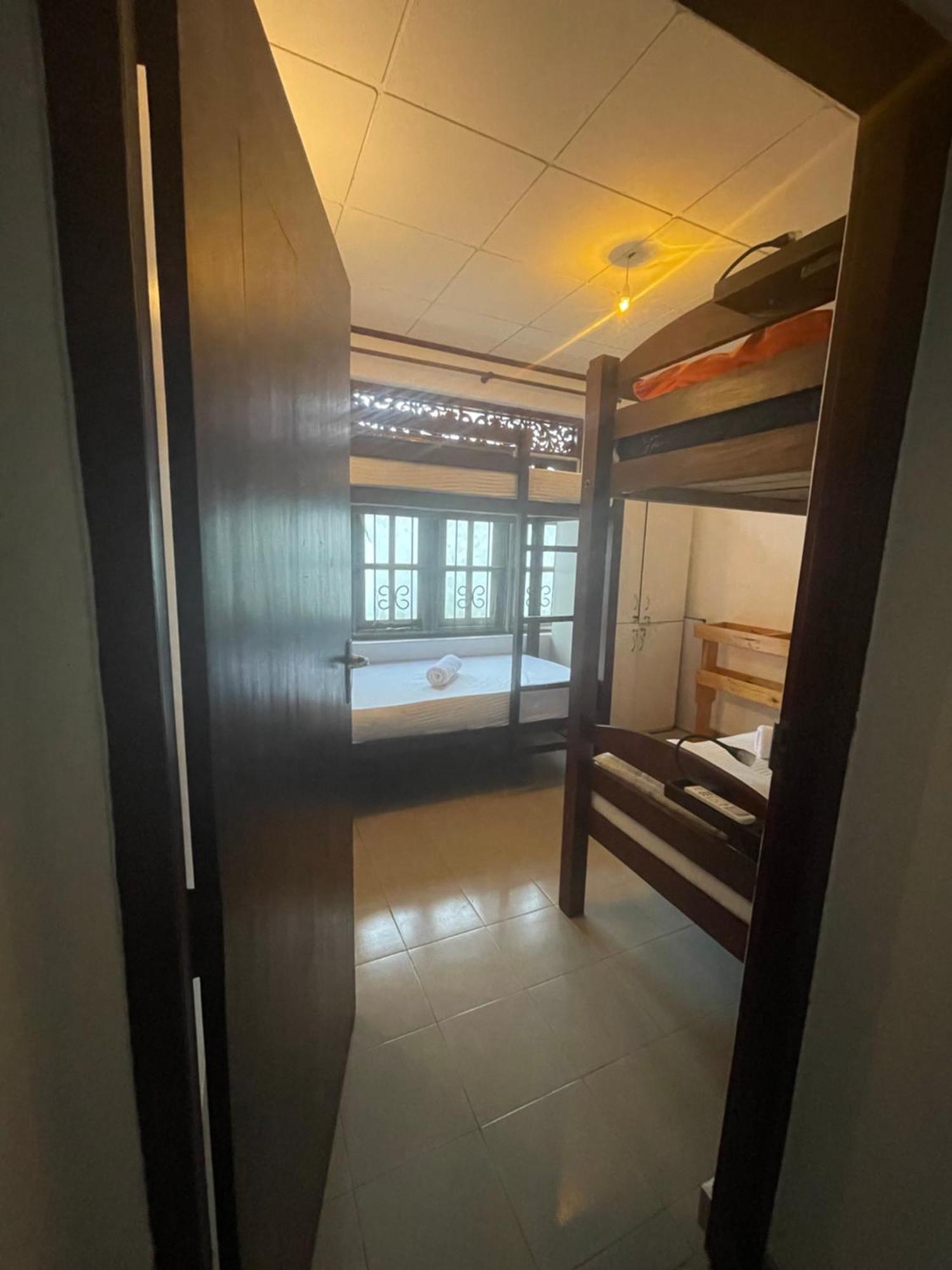 Sky Hostel Негомбо Екстер'єр фото