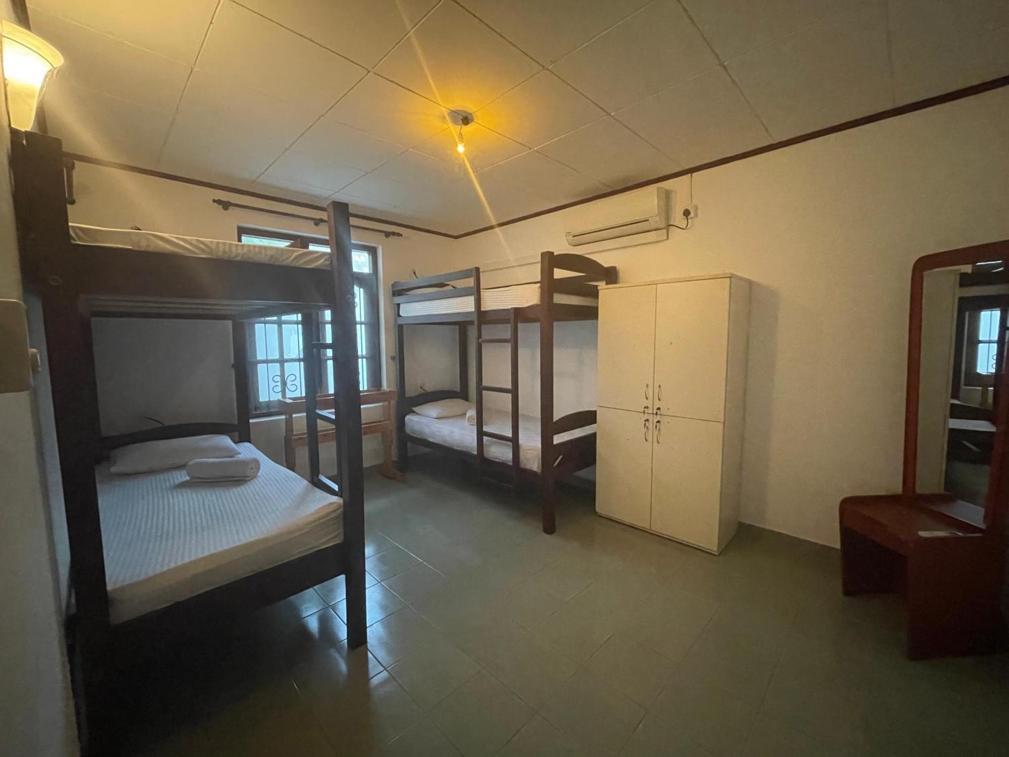 Sky Hostel Негомбо Екстер'єр фото